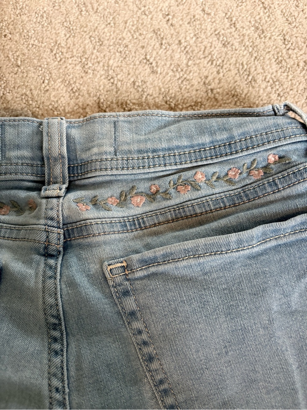 Hollister 000 Light Blue High-Rise Jeans with Pink Floral Embroidery